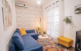 Retro Boutique Apt W Balcony In Historical Area